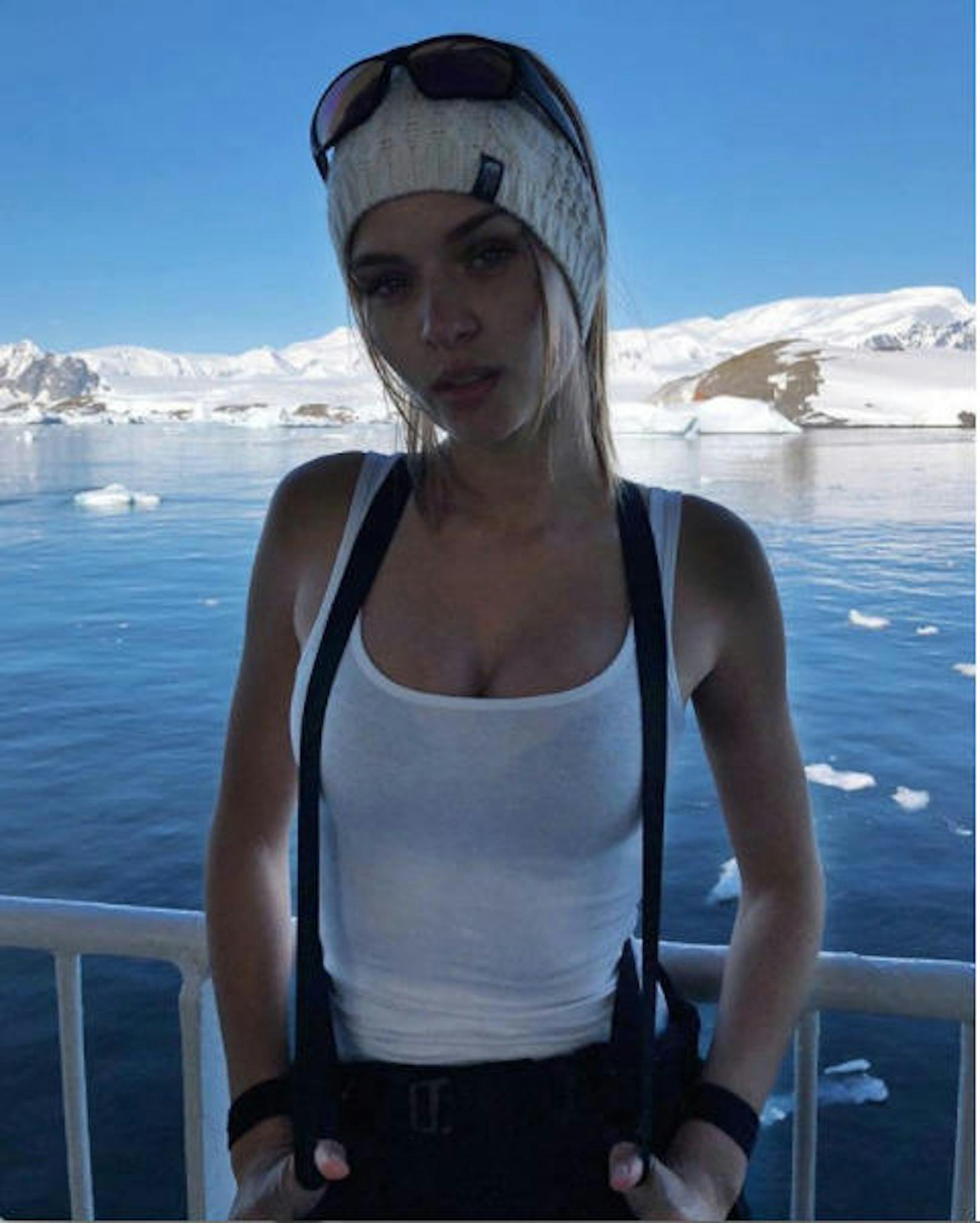 08.01.2018: Ganz schön heiß auf Eis: Josephine Skriver macht auch in der Antarktis gute Figur