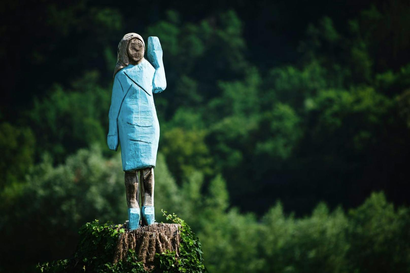 Eine Statue von First Lady Melania Trump erntet Spott.