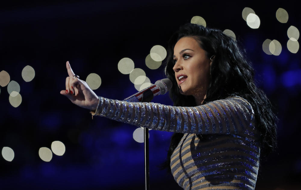 Katy Perry wird ein sexueller Übergriff vorgeworfen – sie weist die Anschuldigungen zurück.