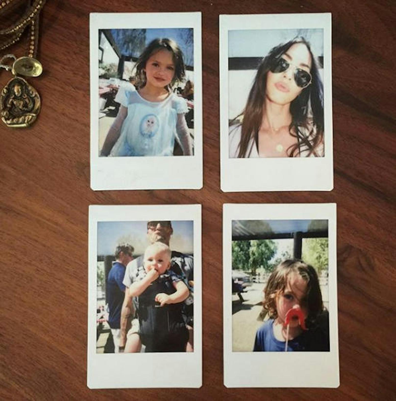 02.08.2017: Schauspielerin Megan Fox (31) zeigt auf Instagram ihre vier Männer. Auf einem Schnappschuss, der vier Polaroid-Fotos festgehalten hat, sind Ehemann Brian Austin Green (44) sowie die drei gemeinsamen Söhne Noah Shannon (4), Bodhi Ransom (3) und Journey River (1) zu sehen.