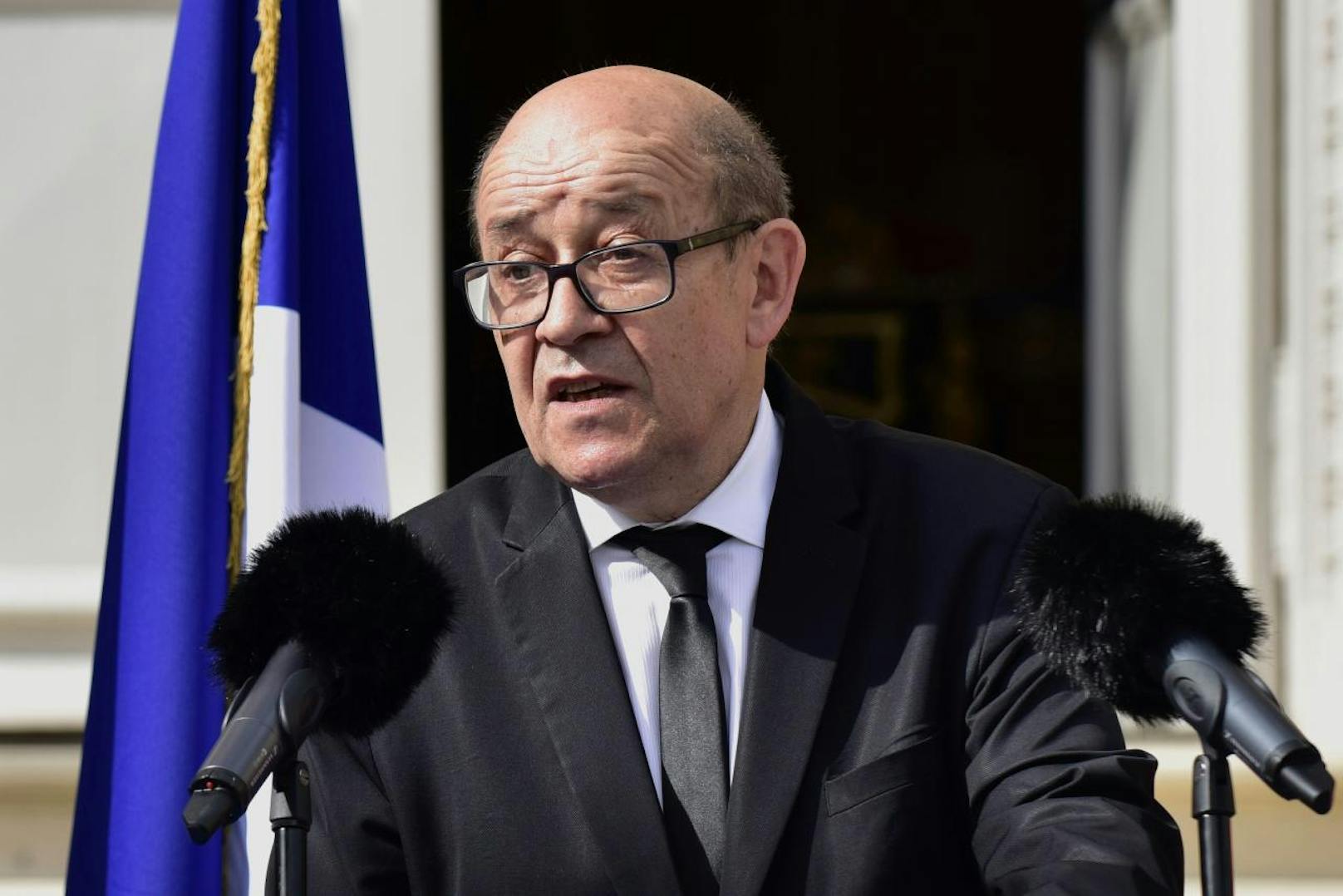 Außenminister: Jean-Yves Le Drian (69), Sozialist, bisheriger Verteidigungsminister