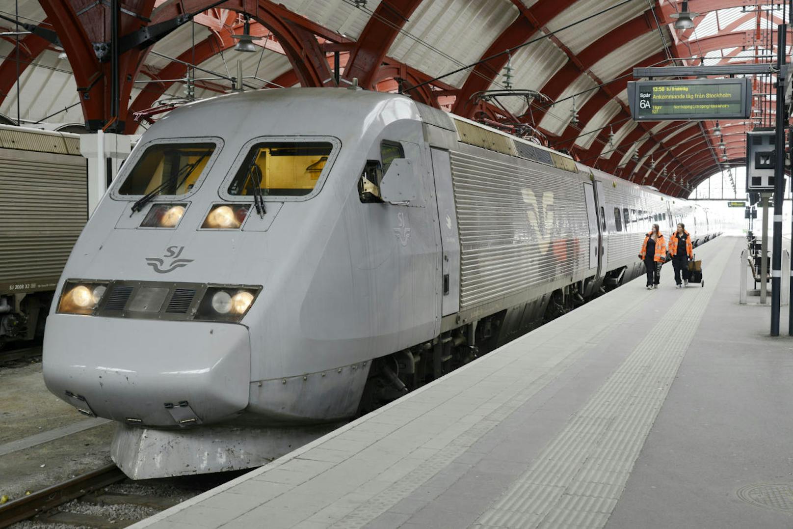 Die staatliche schwedische Bahngesellschaft SJ will künftig digitale Zugtickets per biometrischem Chip erlauben.