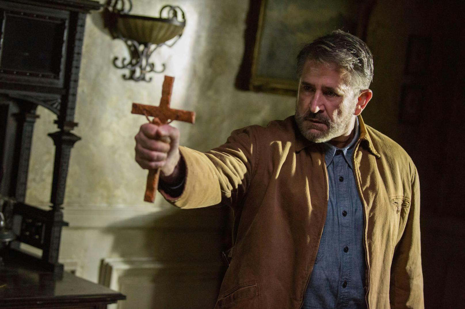 Anthony LaPaglia in "Annabelle 2"