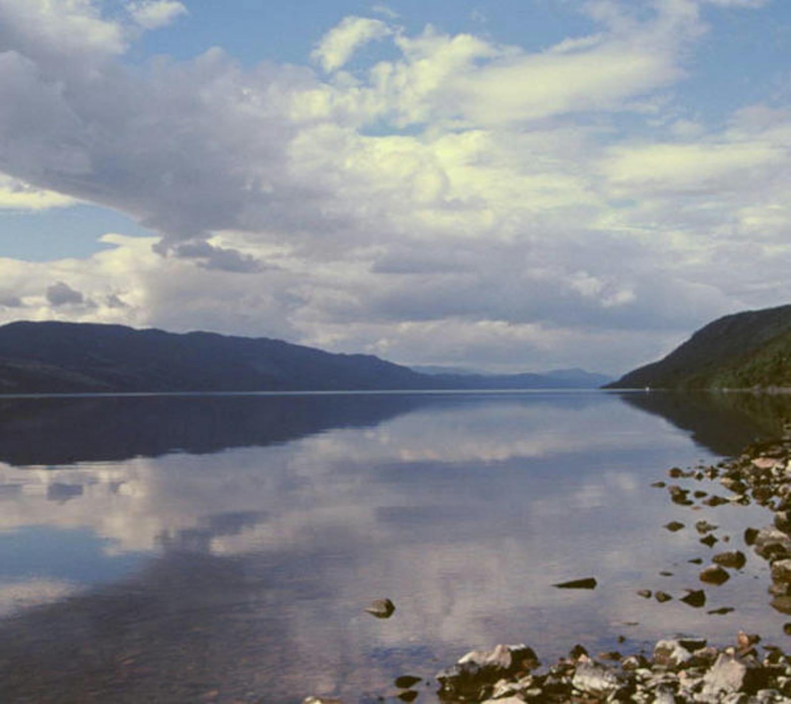 Loch Ness in Schottland: Seit dem Jahr 565 liegen Berichte über das angebliche Seemonster vor.
