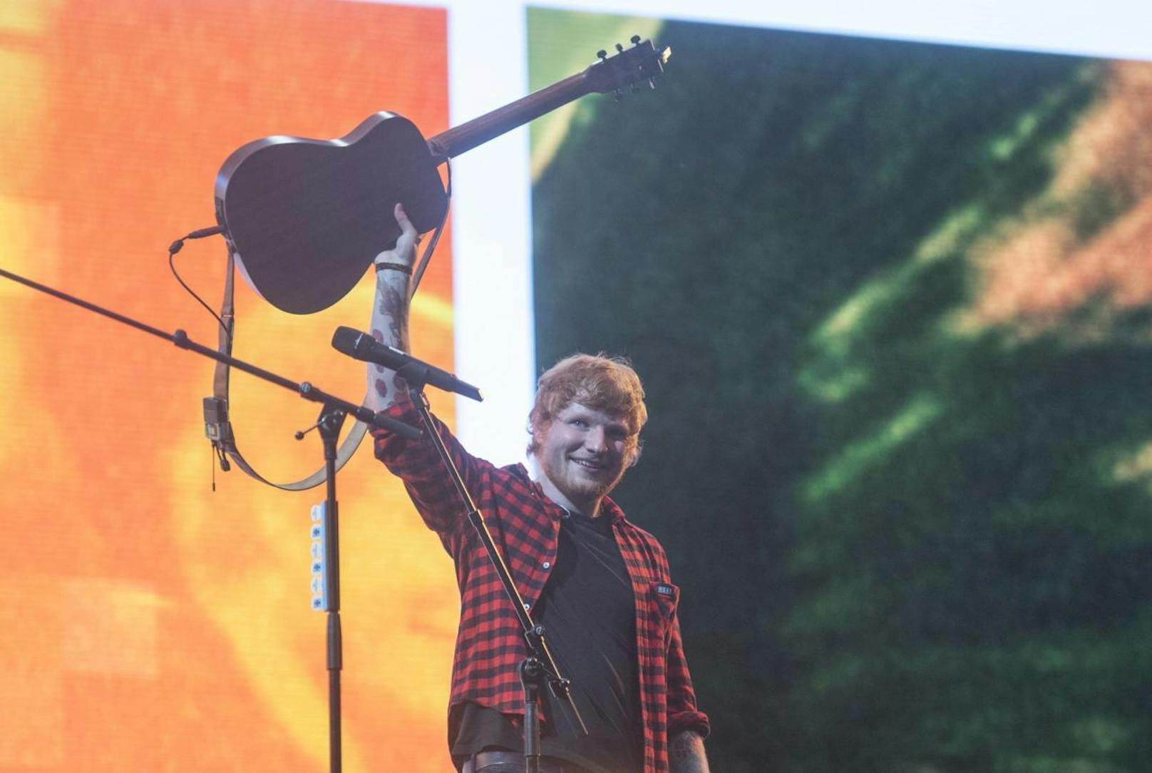 Ed Sheeran live am Glastonbury Festival