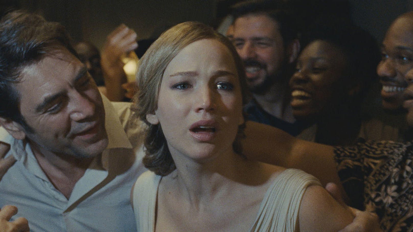Javier Bardem und Jennifer Lawrence in "Mother!" (Bild: Paramount Pictures)
