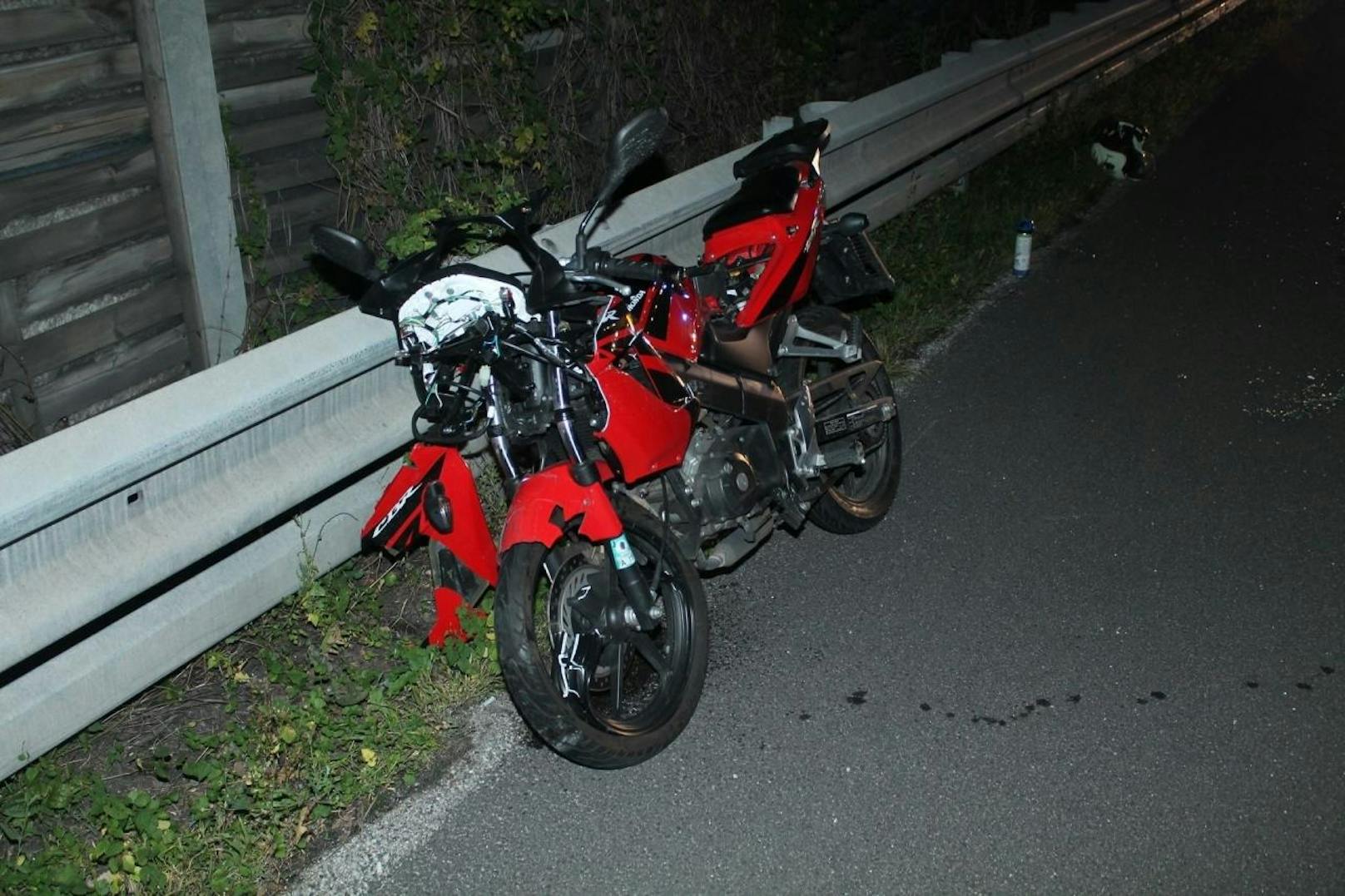 Die schmucke Honda CBR wurde bei dem Unfall stark beschädigt.