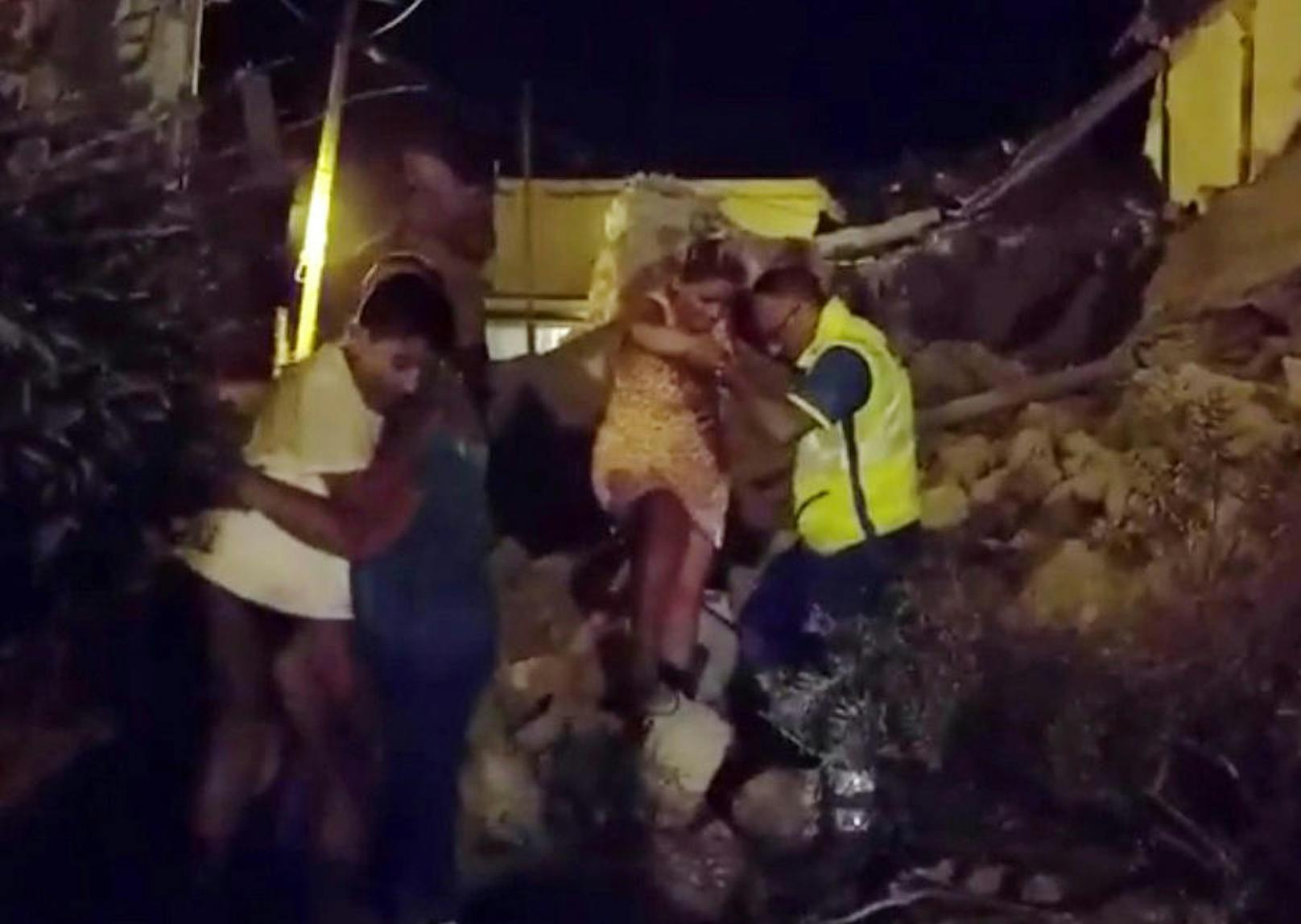 Erdbeben auf italienischer Urlaubsinsel: Zwei Tote