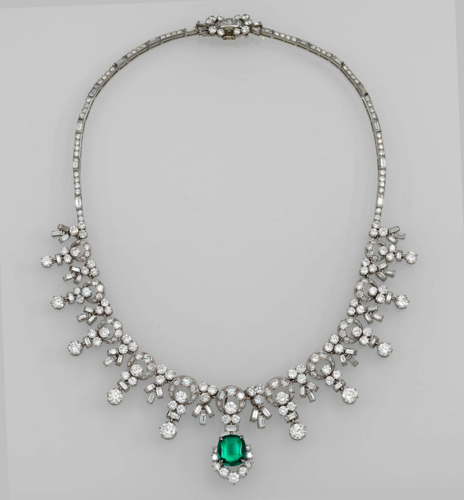 Dorotheum Auktion Juwelen (27.4.2017): Bulgari Brillant Smaragdcollier um 45.000-65.000 Euro