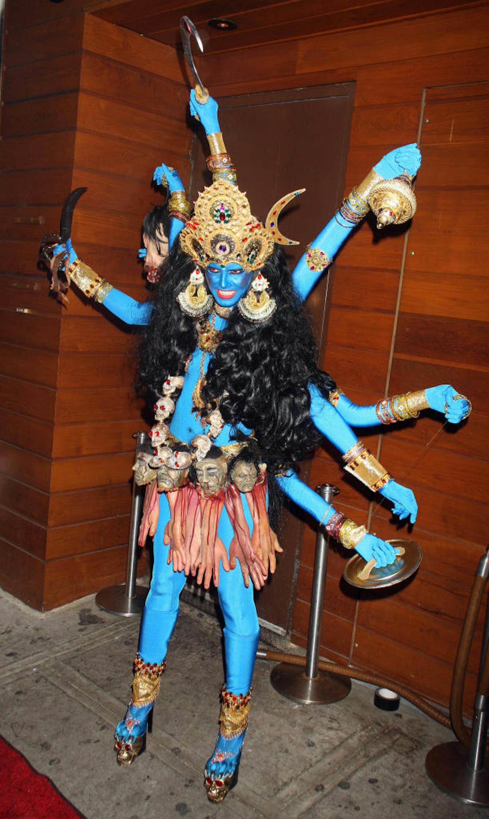 Viele Arme, viele Köpfe, viele blutverschmierte Hände: Kali, die Göttin des Todes und der Zerstörung (2008).