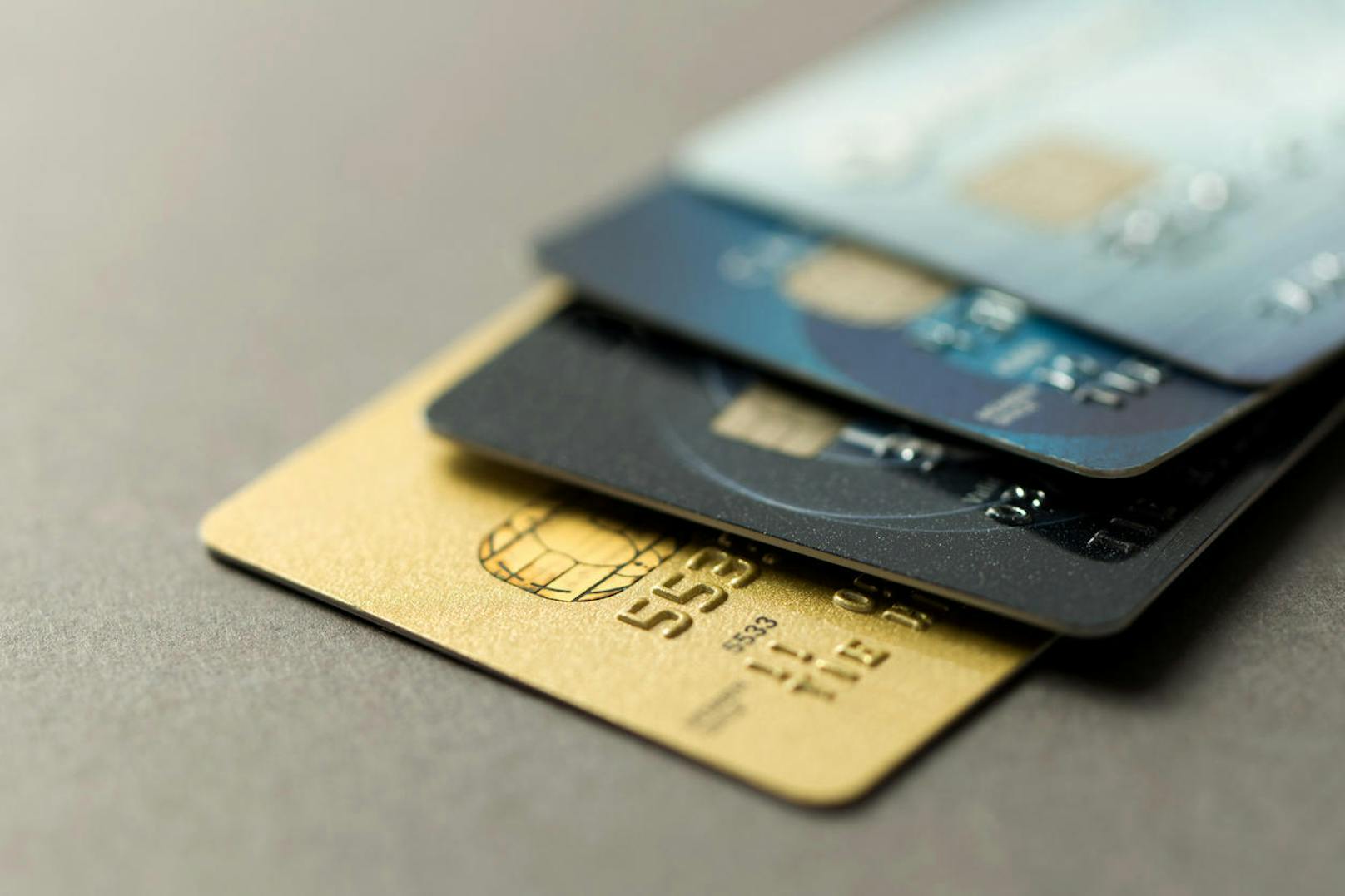Im Urlaub ist es oft vorteilhaft, bargeldlos zu bezahlen. Vergessen Sie daher nicht auf Ihre Kreditkarte!