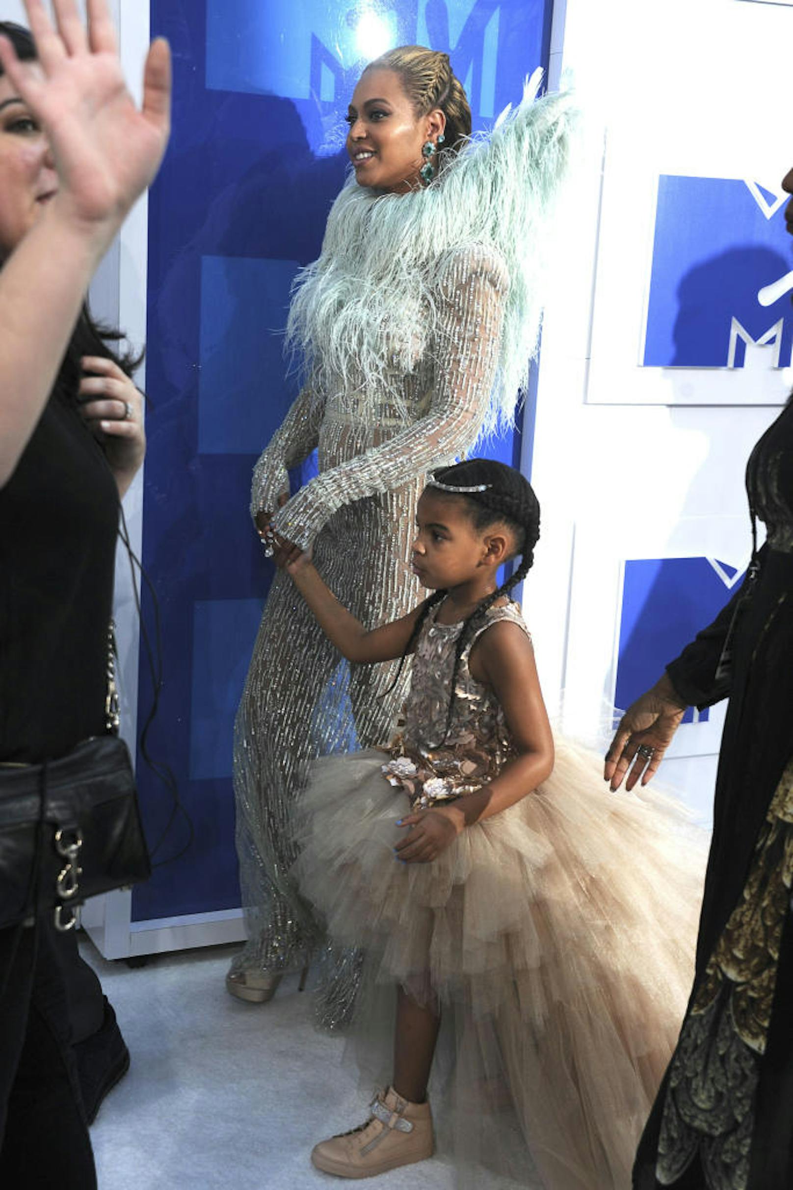 Beyonce mit Tochter Blue Ivy Carter bei der Verleihung der MTV Video Music Awards im Madison Square Garden am 28. August 2016