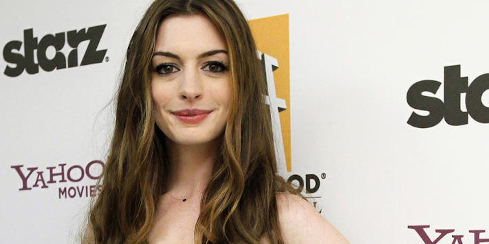 Anne Hathaway entschuldigt sich auf Instagram.<br>