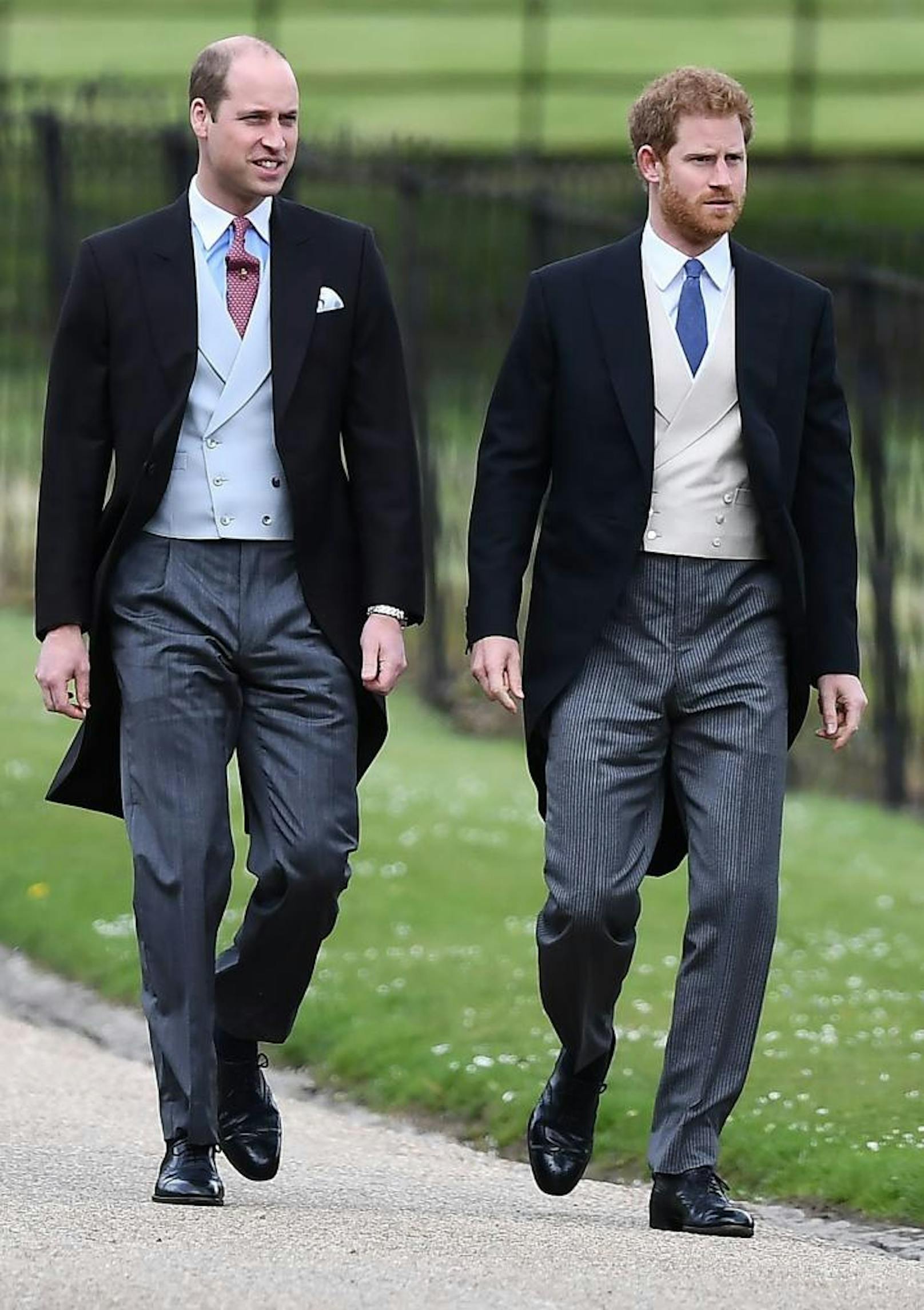 Prinz Harry und Prinz William sind eingetroffen.