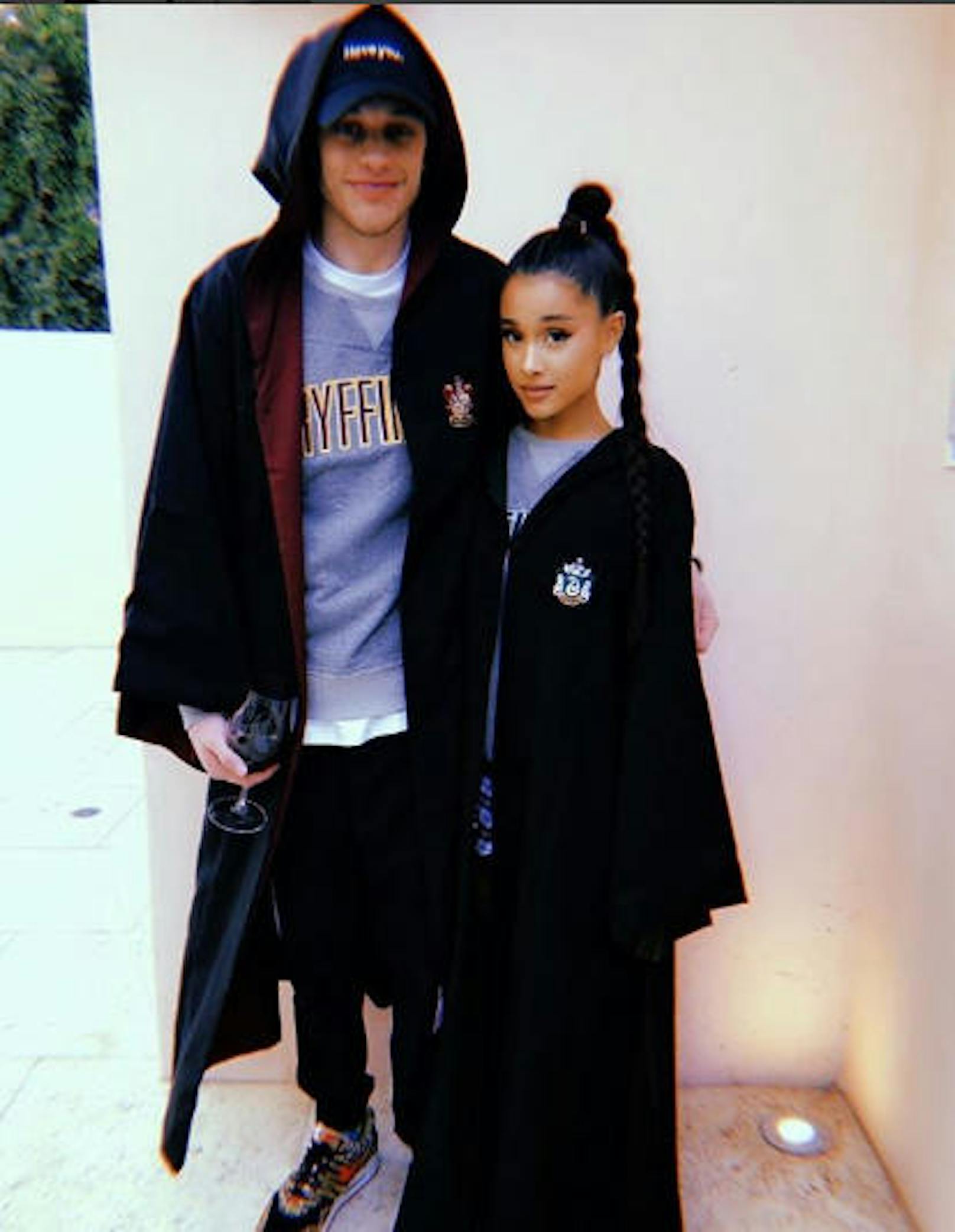 Ariana Grande und Pete Davidson als "Hogwarts"-Schüler