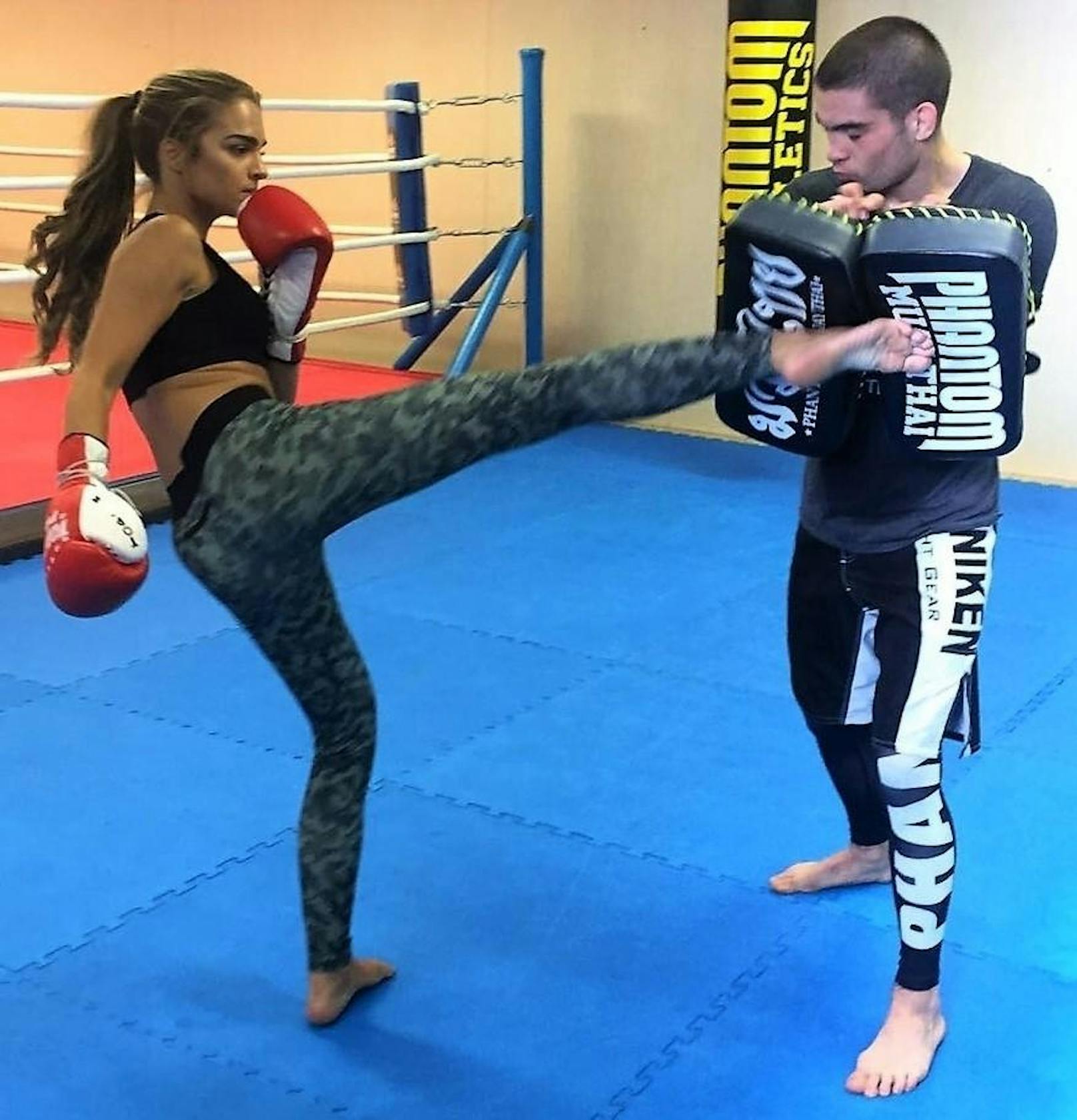 Bianca Kronsteiner trainierte im Happy Fit mit Kickbox-Weltmeister Benny Horvath.