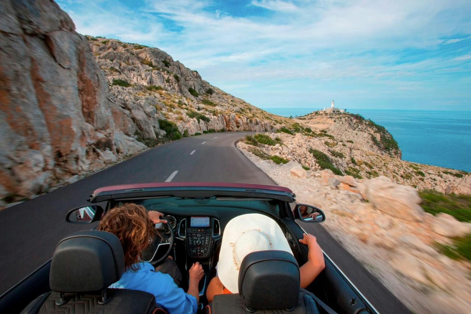 Fahrt im Cabrio am Cap de Formentor auf Mallorca