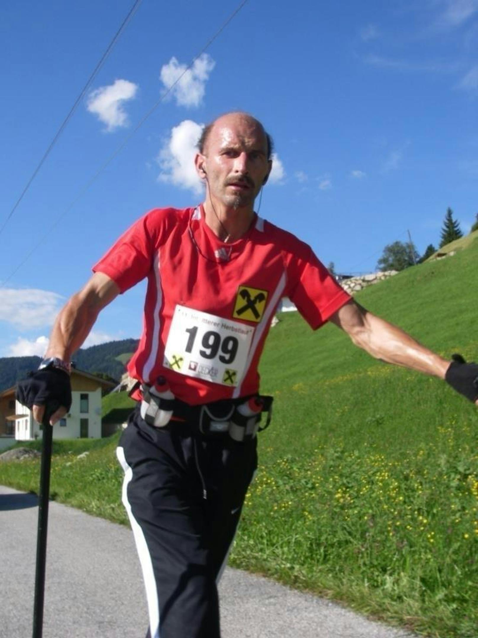 Dank Cannabis-Tropfen kann der kranke Tiroler beim Marathon mitmachen.