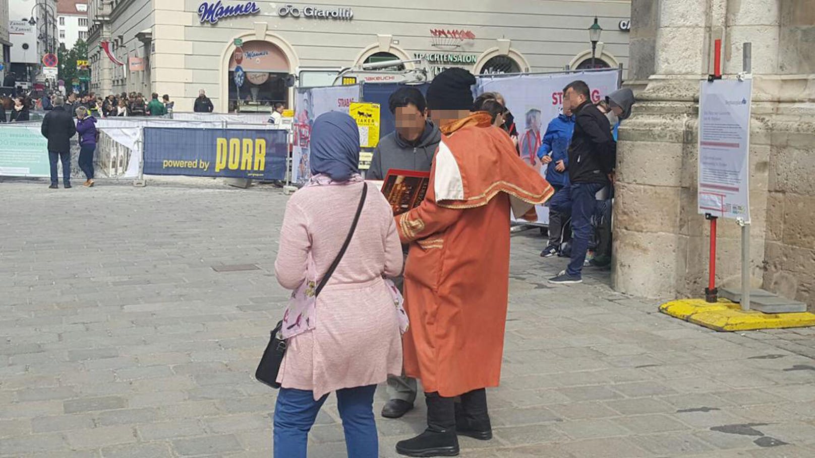 "Mozartverkäufer" im Einsatz am Stephansplatz