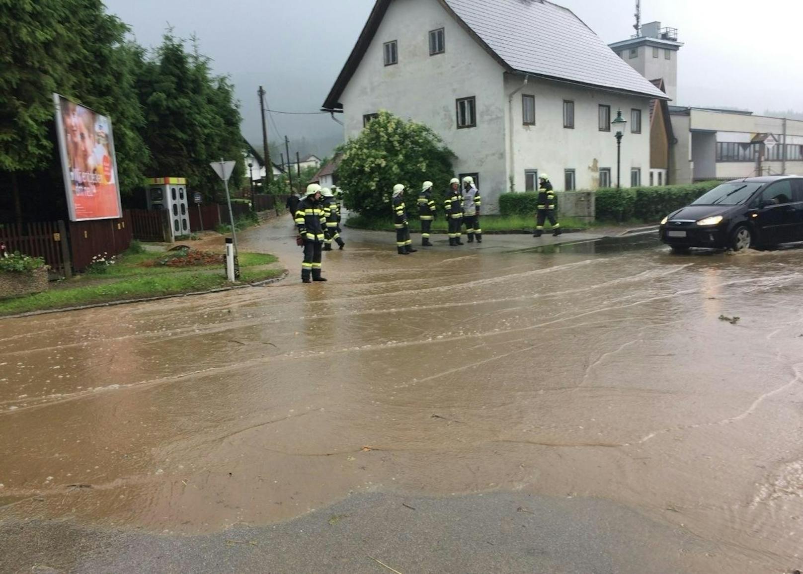 Die Feuerwehren im Bereich Mürzzuschlag mussten zu zahlreichen Überflutungen ausrücken