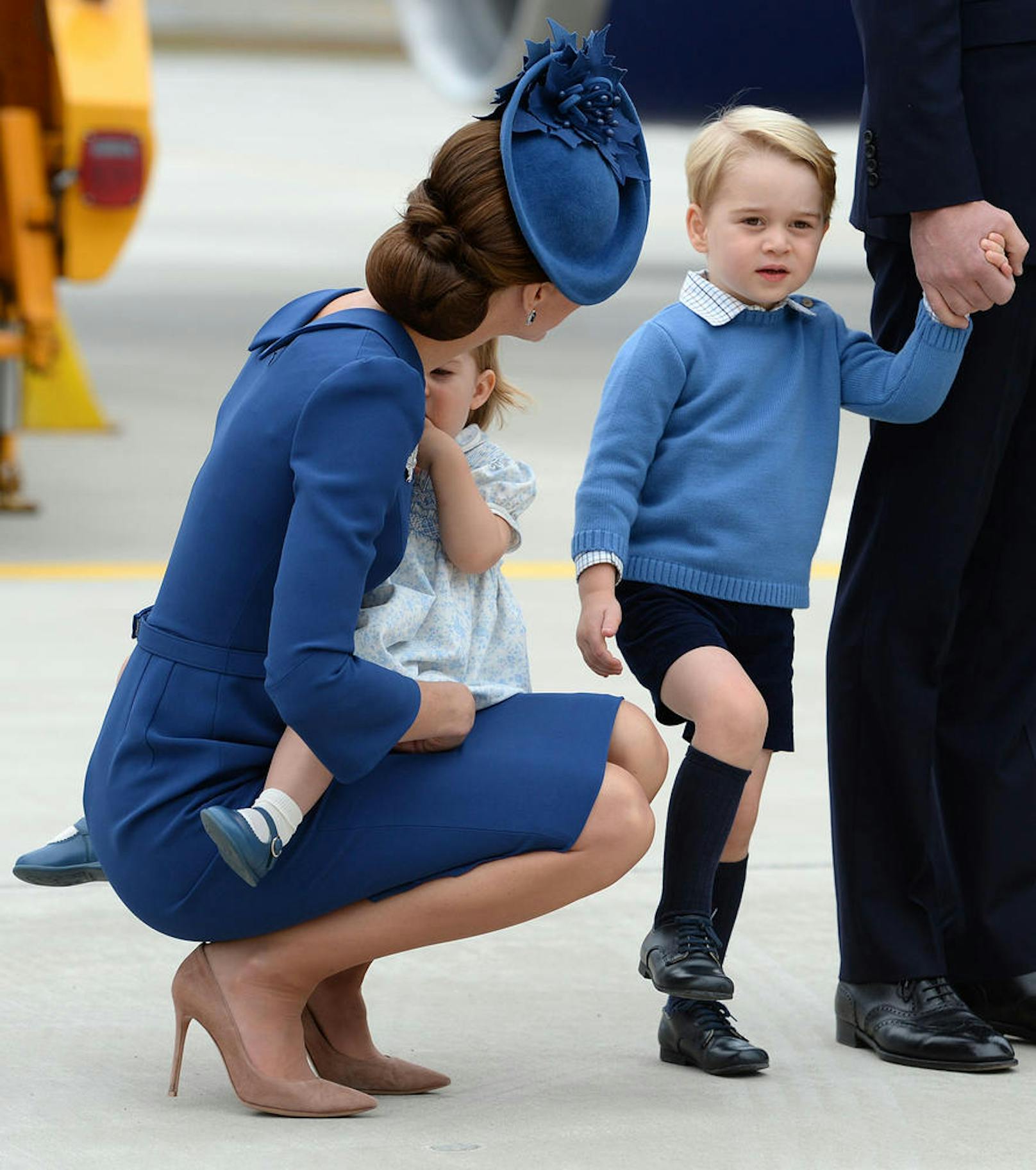 Hier sind Herzogin Catherine und Prinz William mit ihren Kindern Prinz George und Prinzessin Charlotte in Kanada (2016)