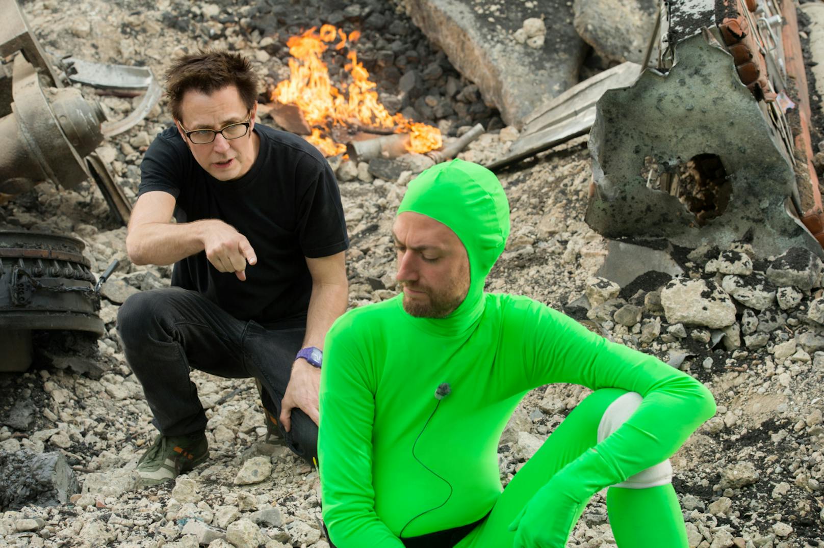 Regisseur James Gunn mit Sean Gunn (in grün, Performance Capture-Darsteller von Rocket)