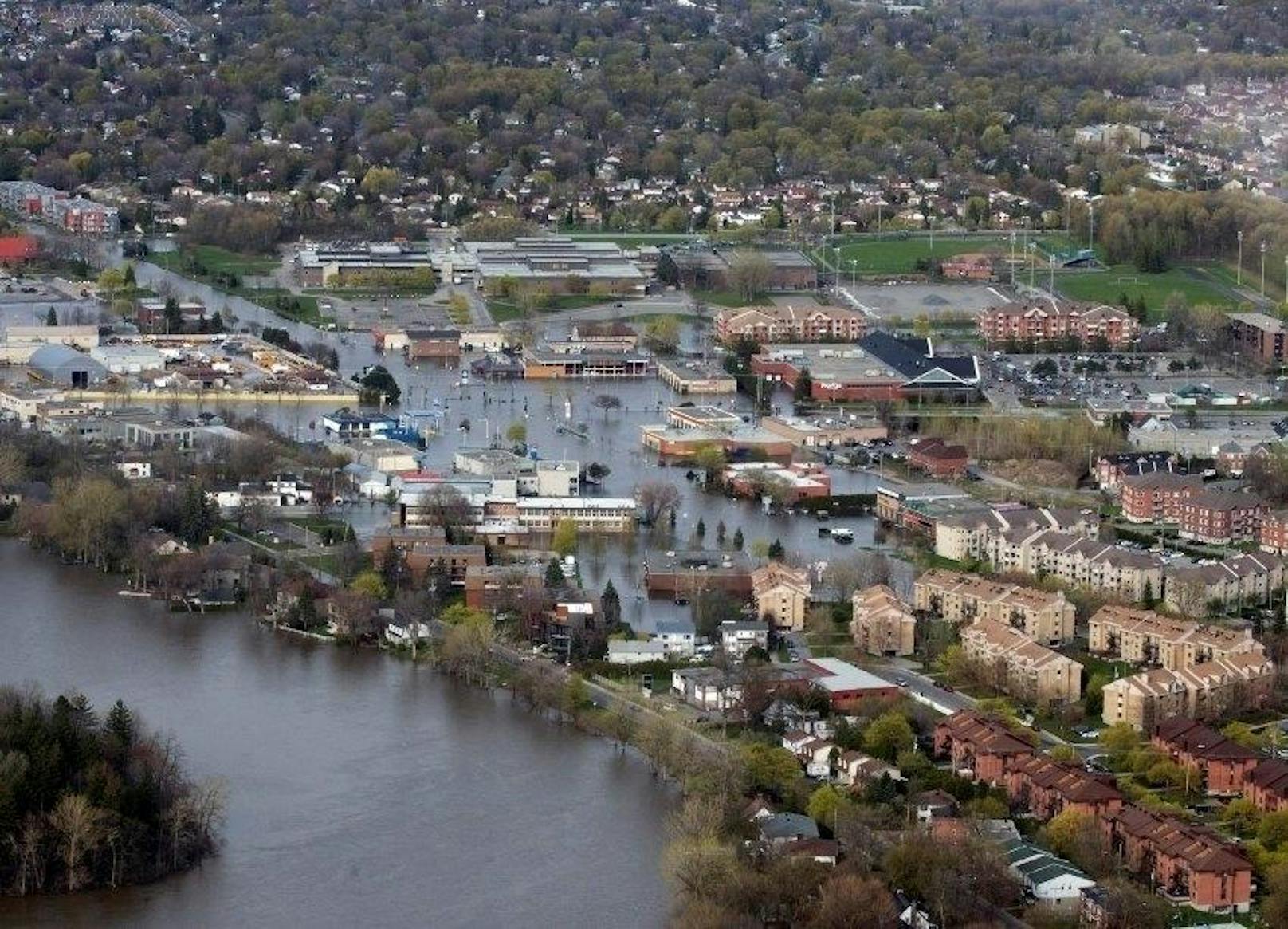 Überschwemmt: Die Stadt Montréal rief den Notstand aus.