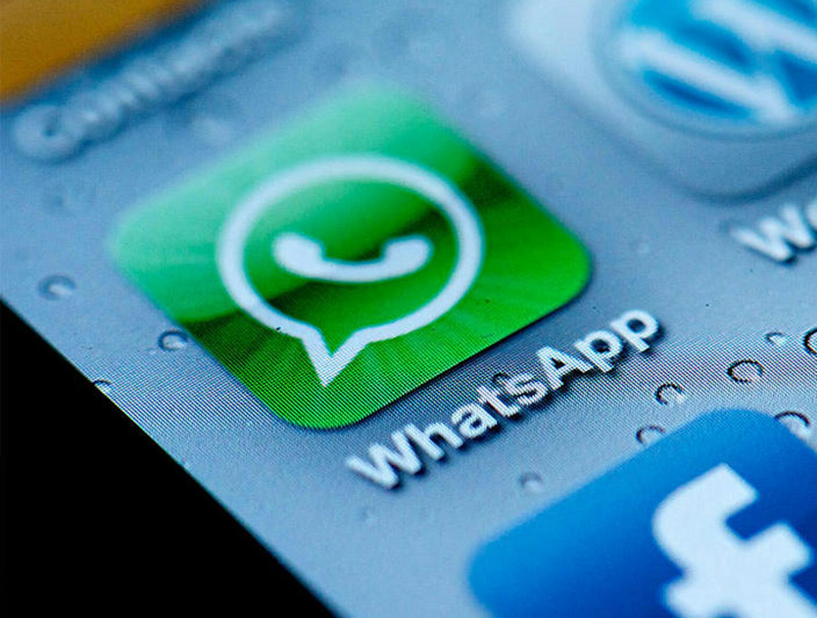 Auch verschlüsselte WhatsApp-Nachrichten sind demnach nicht so sicher wie gedacht. Wer eine Internetadresse in eine Konversation reinkopiert, ist nicht davon betroffen. WhatsApp will die Sicherheitslücke baldmöglichst schließen.