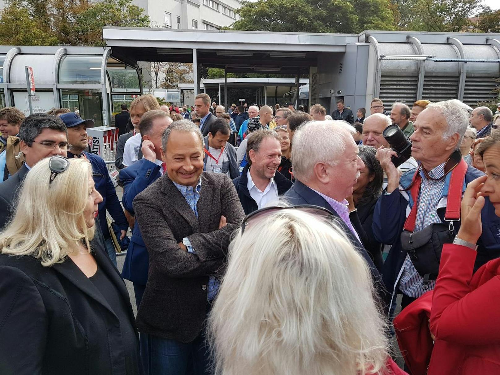 Auch Spitzenpolitiker sind mit von der Partie: Darunter auch Bürgermeister Michael Häupl und SPÖ-Klubobmann Andreas Schieder.
