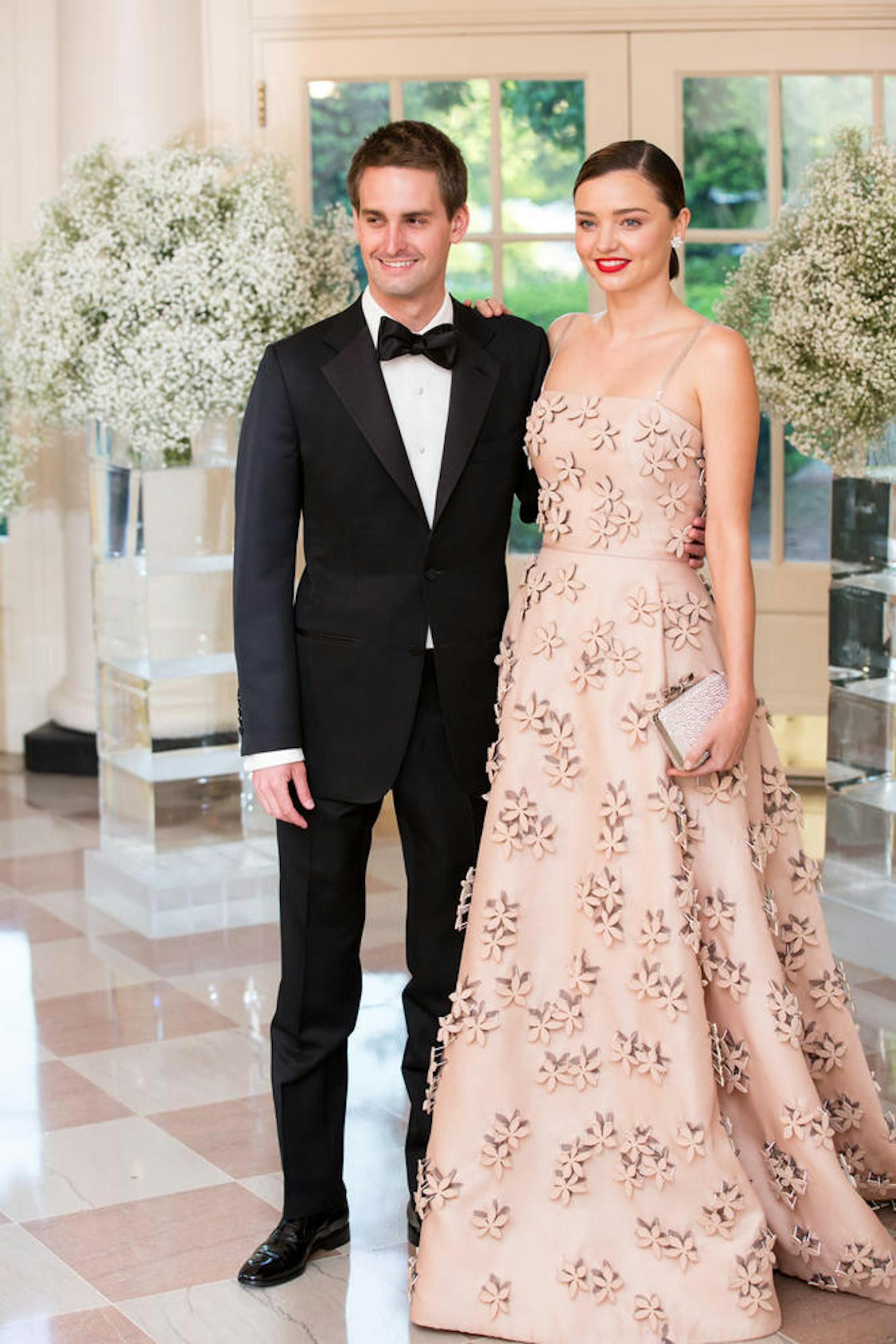 Miranda Kerr hat Evan Spiegel bei einem Louis-Vuitton-Dinner in Los Angeles kennengelernt.