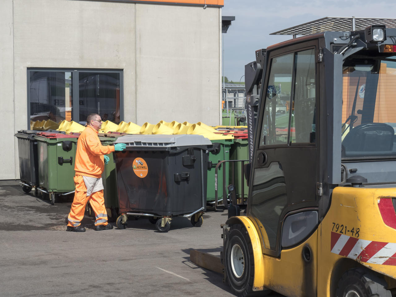 Gebühren für Müllentsorgung werden angehoben.