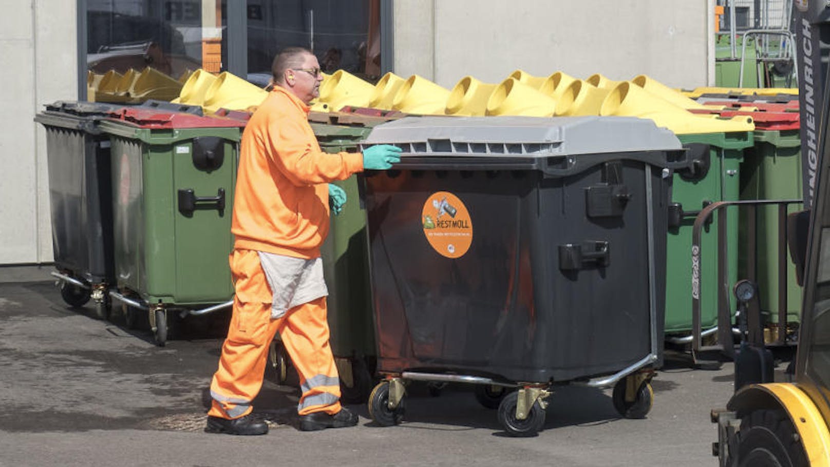 Gebühren für Müllentsorgung werden angehoben.