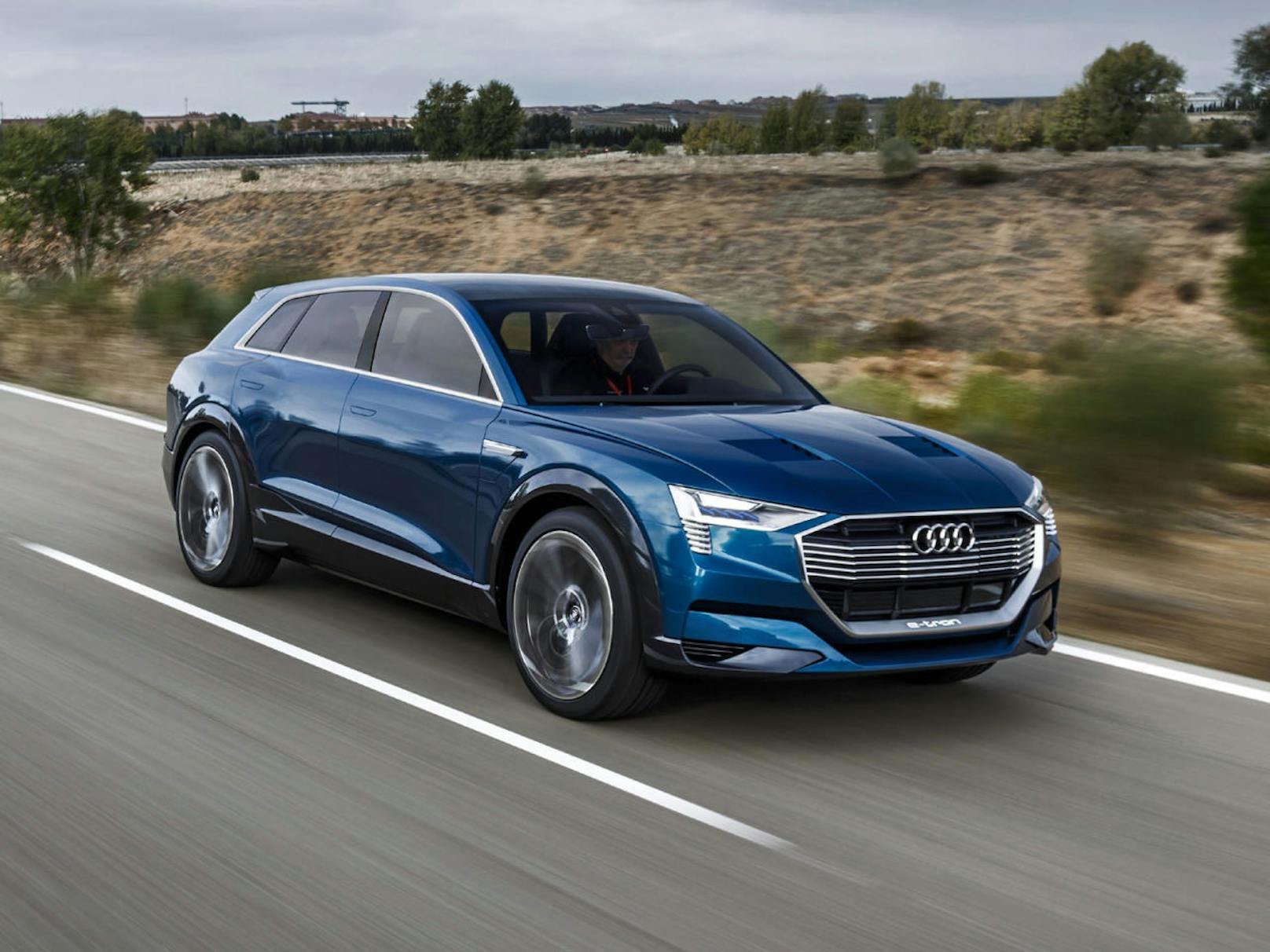 Der Audi e-tron kommt Ende 2018...