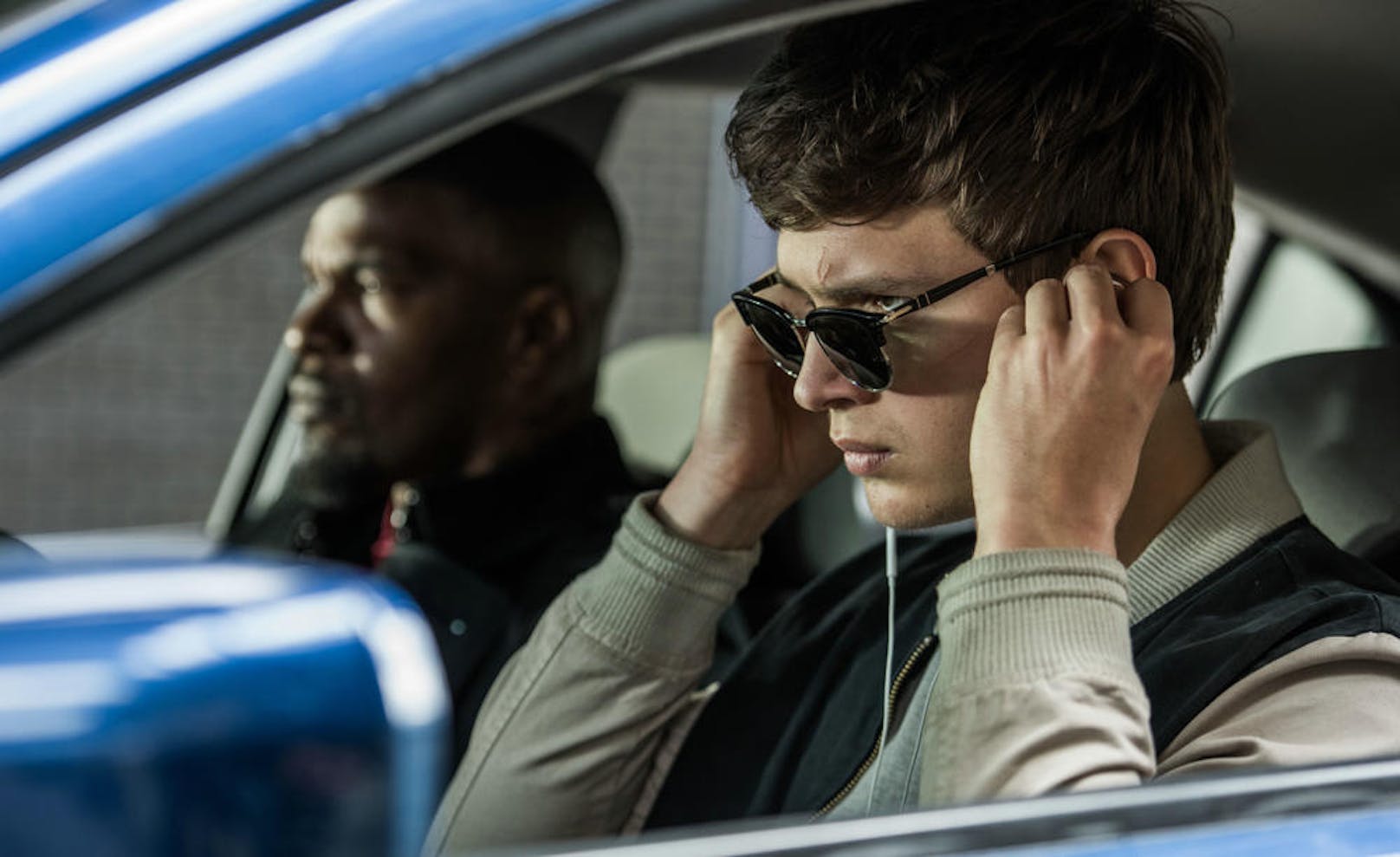 Ansel Elgort (re.) in "Baby Driver"
