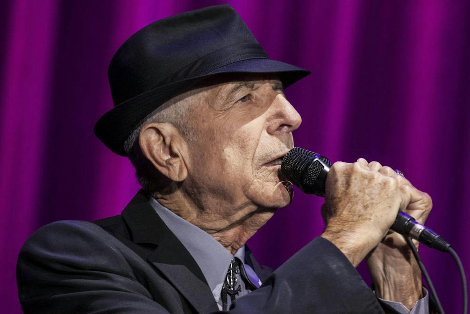 Der kanadische Poet, Sänger, Songwriter und Schriftsteller <b>Leonard Cohen</b> starb im Alter von 82 Jahren. Laut seinem Sohn Adam hat er bis zuletzt an neuer Musik gearbeitet.