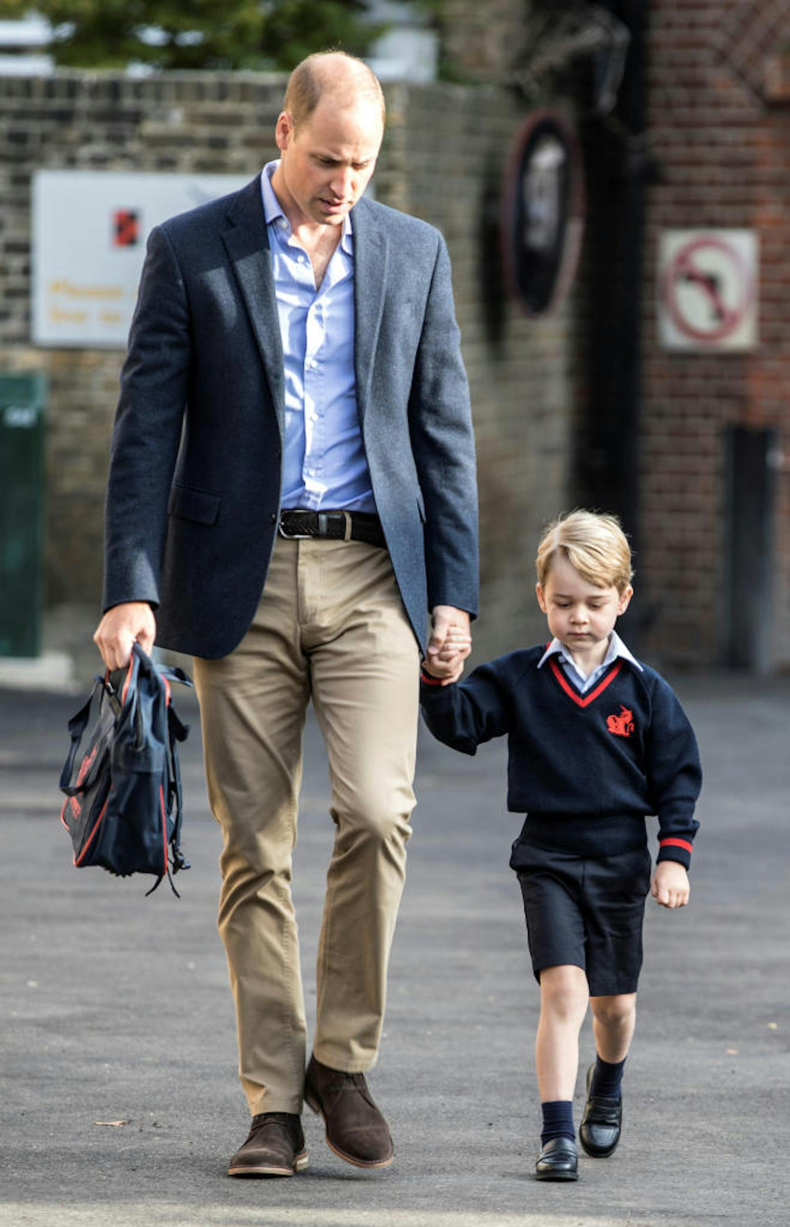 Der kleine Prinz im September 2017 an seinem ersten Schultag. Er kam mit William, Mama Kate war nicht dabei.