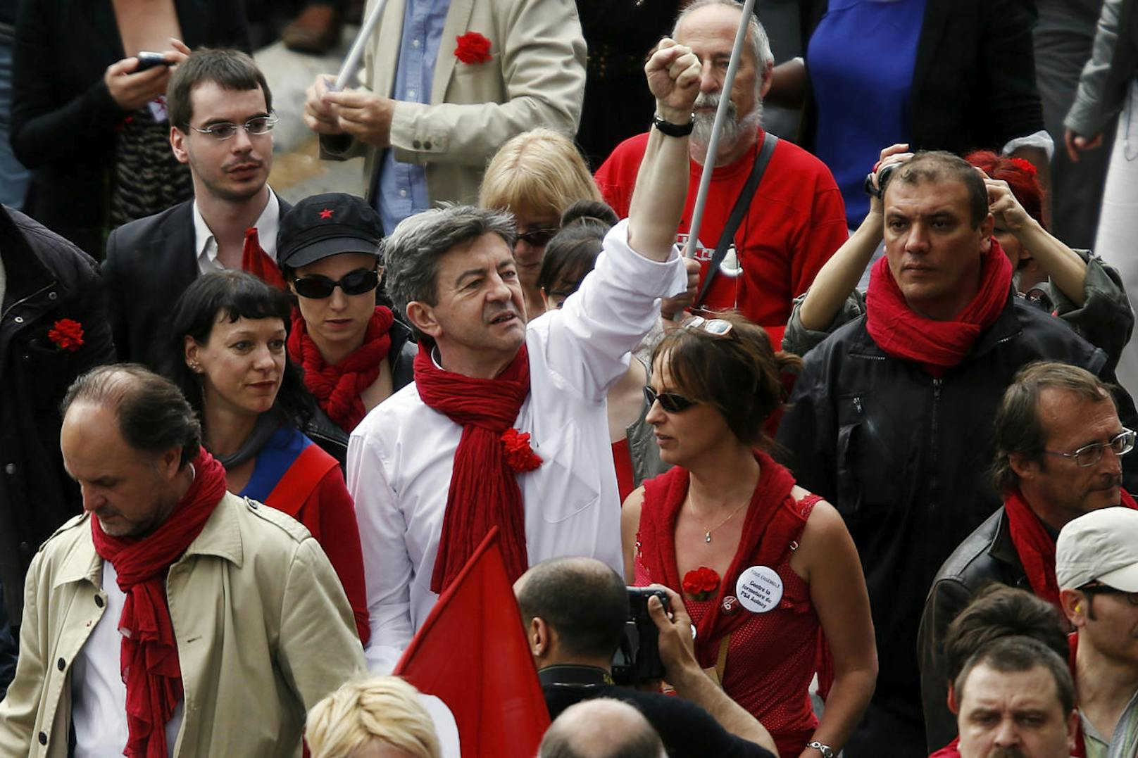 5. Mai 2013: Jean-Luc Melenchon (ballt die Faust) bei einer Demonstration gegen die Sparpolitik in Paris