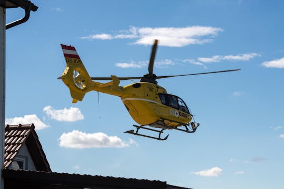 Der Mann musste mit dem Rettungshubschrauber verlegt werden. 