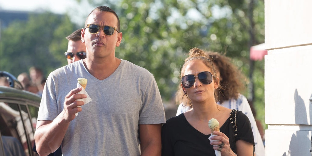 Jennifer Lopez und Alex Rodriguez genießen ihr Eis.
