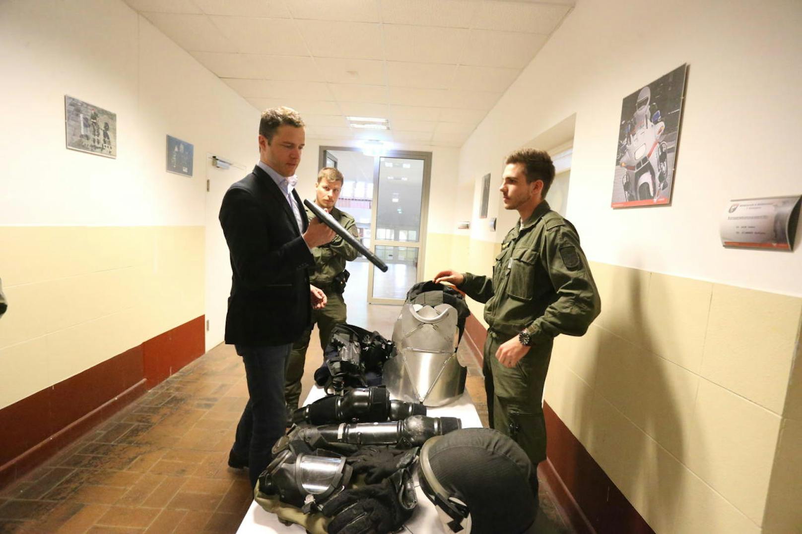 Im Zuge seiner Vizebürgermeister-Tour besuchte Johann Gudenus am Donnerstag den Spezialverband Kommando Militärstreife & Militärpolizei - kurz MP - in der Maria Theresien Kaserne in Wien.