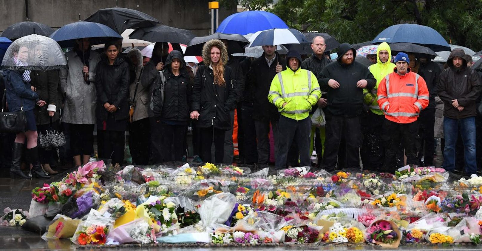 Trauer: England hatte mit einer landesweiten Schweigeminute den Opfern vom 7. Juni gedacht.