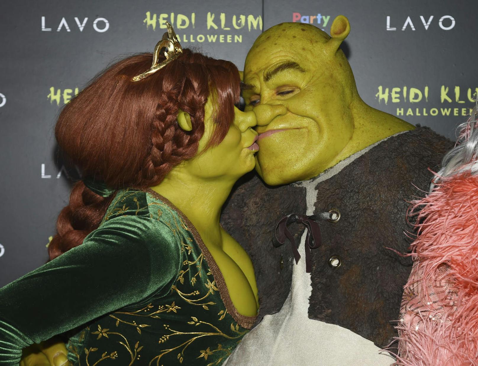 Der erste Paar-Auftritt von Heidi Klum und Tom Kaulitz zu Halloween: Sie als Fiona, er als Shrek.