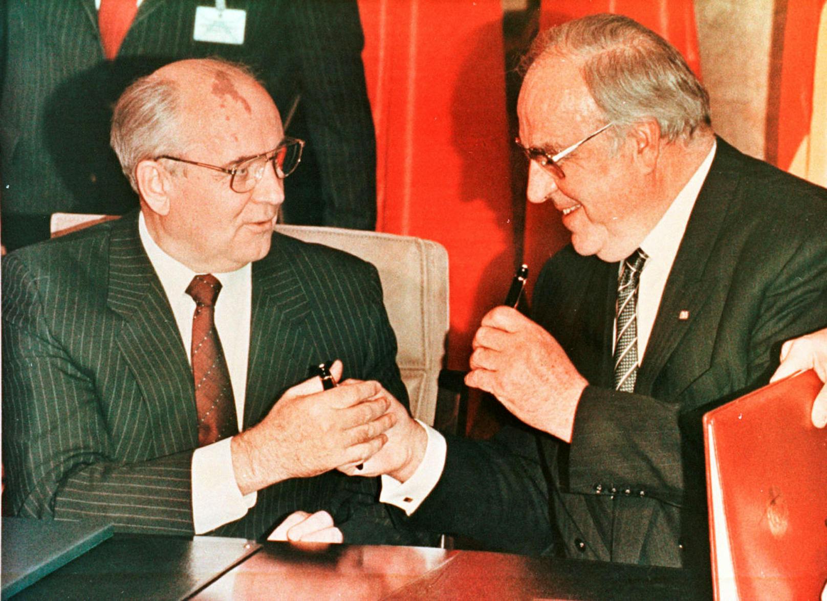 Als Vereiniger von Ost und West hatte Kohl auch regen Kontakt zu Michail Gorbatschow.