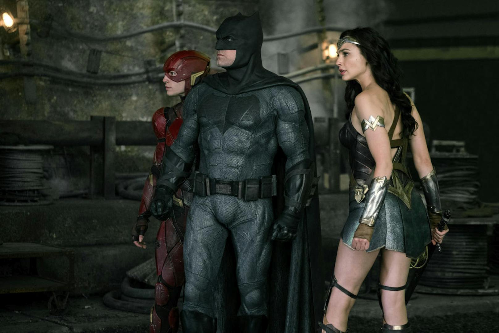 Von links: Ezra Miller, Ben Affleck und Gal Gadot in "Justice League"