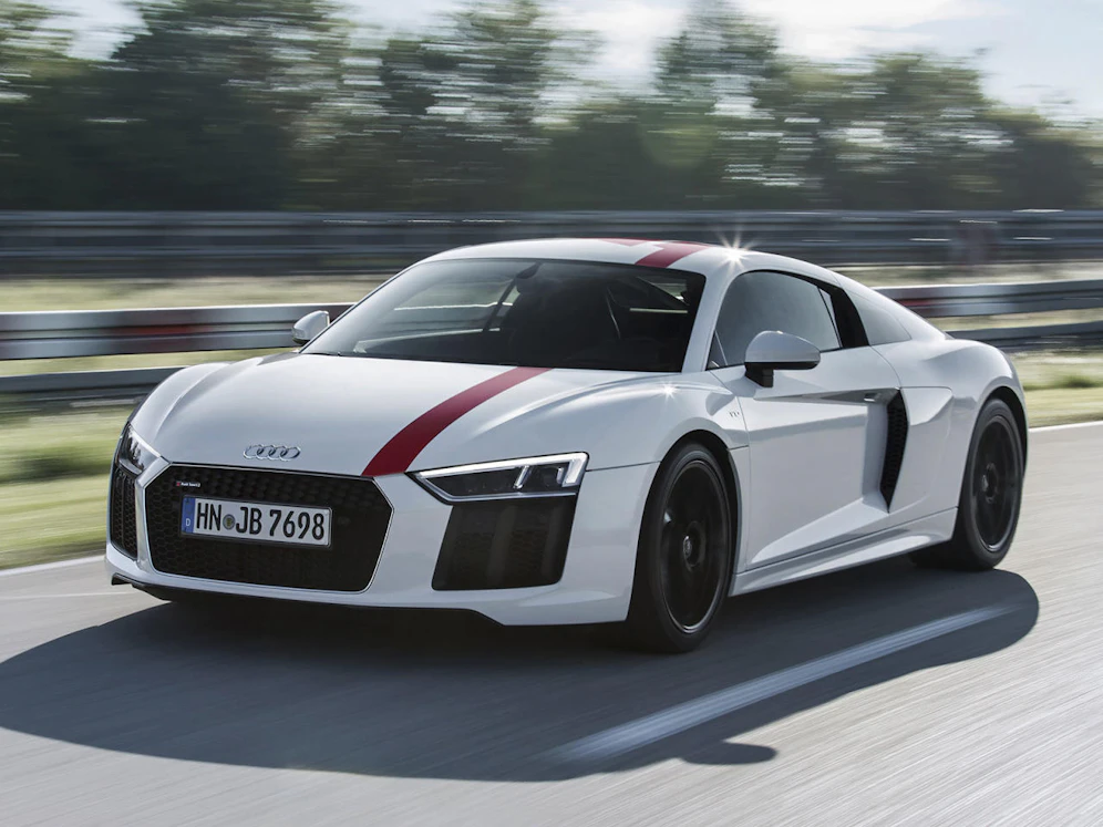 Frontansicht eines Audi R8 V10 RWS. Ein Lenker fühlte sich vom PS-Monster zum Rasen verleitet.