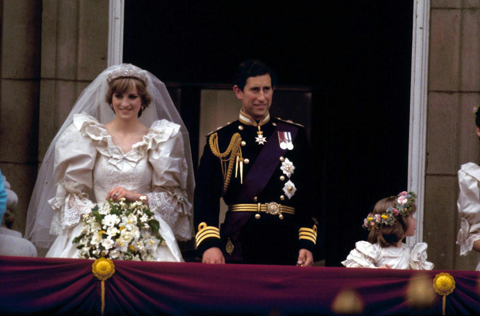 Prinz Charles und Prinzessin Diana bei ihrer Hochzeit am 29. Juli 1981 in der Londoner St. Paul's Cathedral.