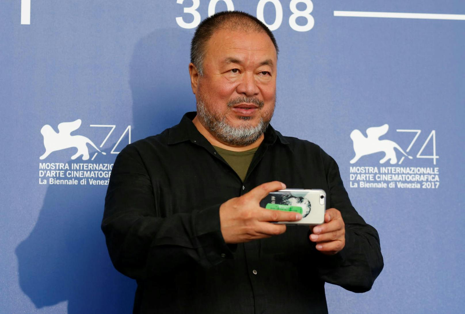 Ai Weiwei brachte seine in Deutschland prodzierte Doku "Human Flow" mit