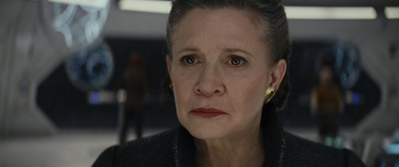 General Leia (Carrie Fisher) kommandiert die Truppen der Resistance. 