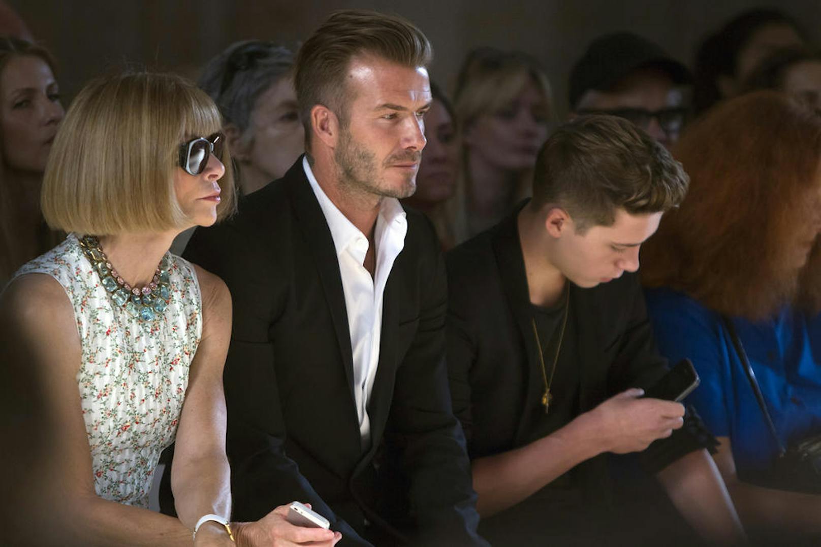 Vogue-Chefin Anna Wintour, David Beckham und Brooklyn Beckham bei der NY Fashion Week.
