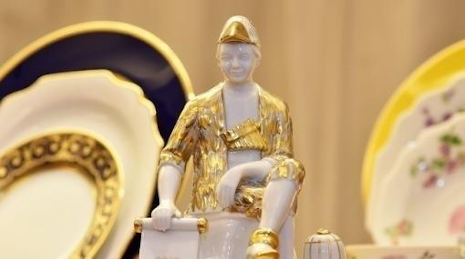 "Goldener Schikaneder" aus der Porzellanmanufaktur Augarten Wien